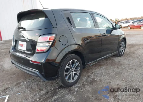 2020 Chevrolet Sonic Fwd Lt 5-Door z USA, uszkodzony, nr VIN 1G1JD6SB5L4133384